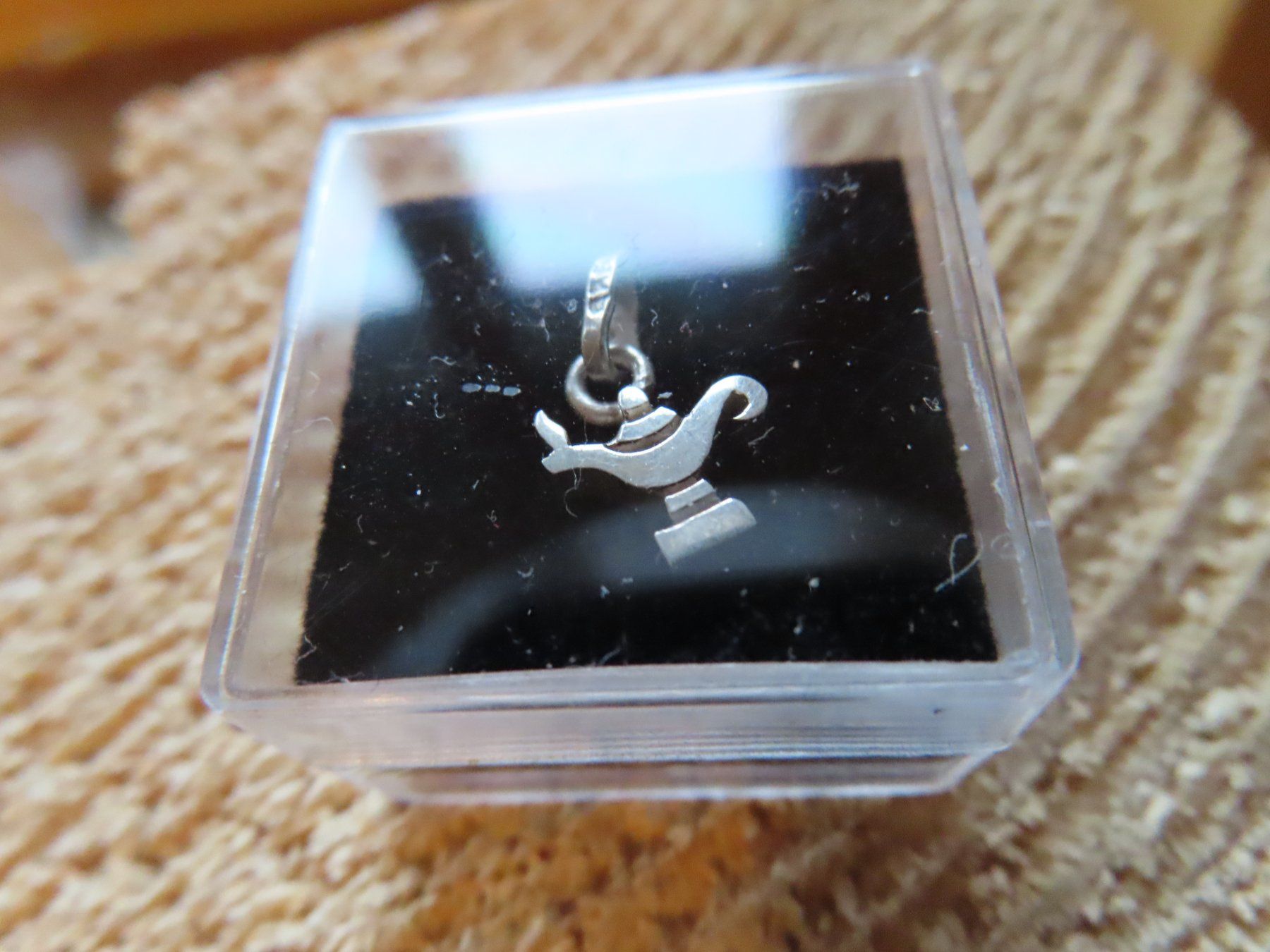 Ciondoli: Silberner Anhänger "Aladins Wunderlampe" Charms – Nuovo (secondo la descrizione) da Rombach venduto da Masading 4