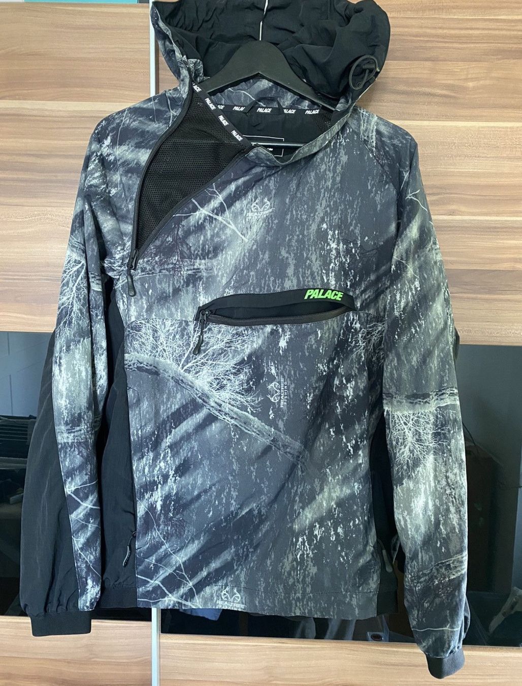 Giacche: palace asymetric real tree shell top M – Nuovo (secondo la descrizione) da wädenswil venduto da 112345 1