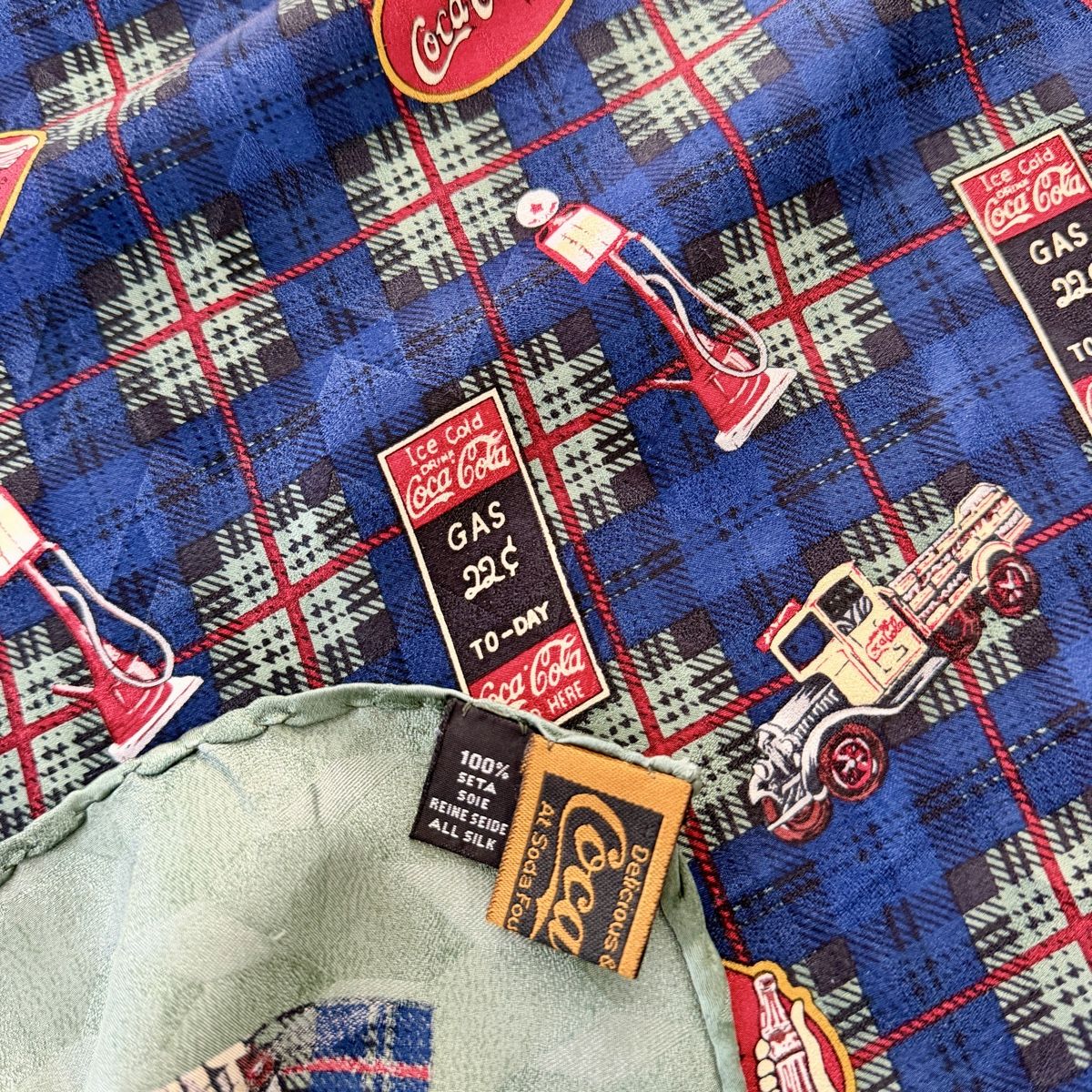 Foulard & Sciarpe: Vintage Coca-Cola 100% Silk Scarf – Usato da Emmen venduto da Colette-Juliette 4