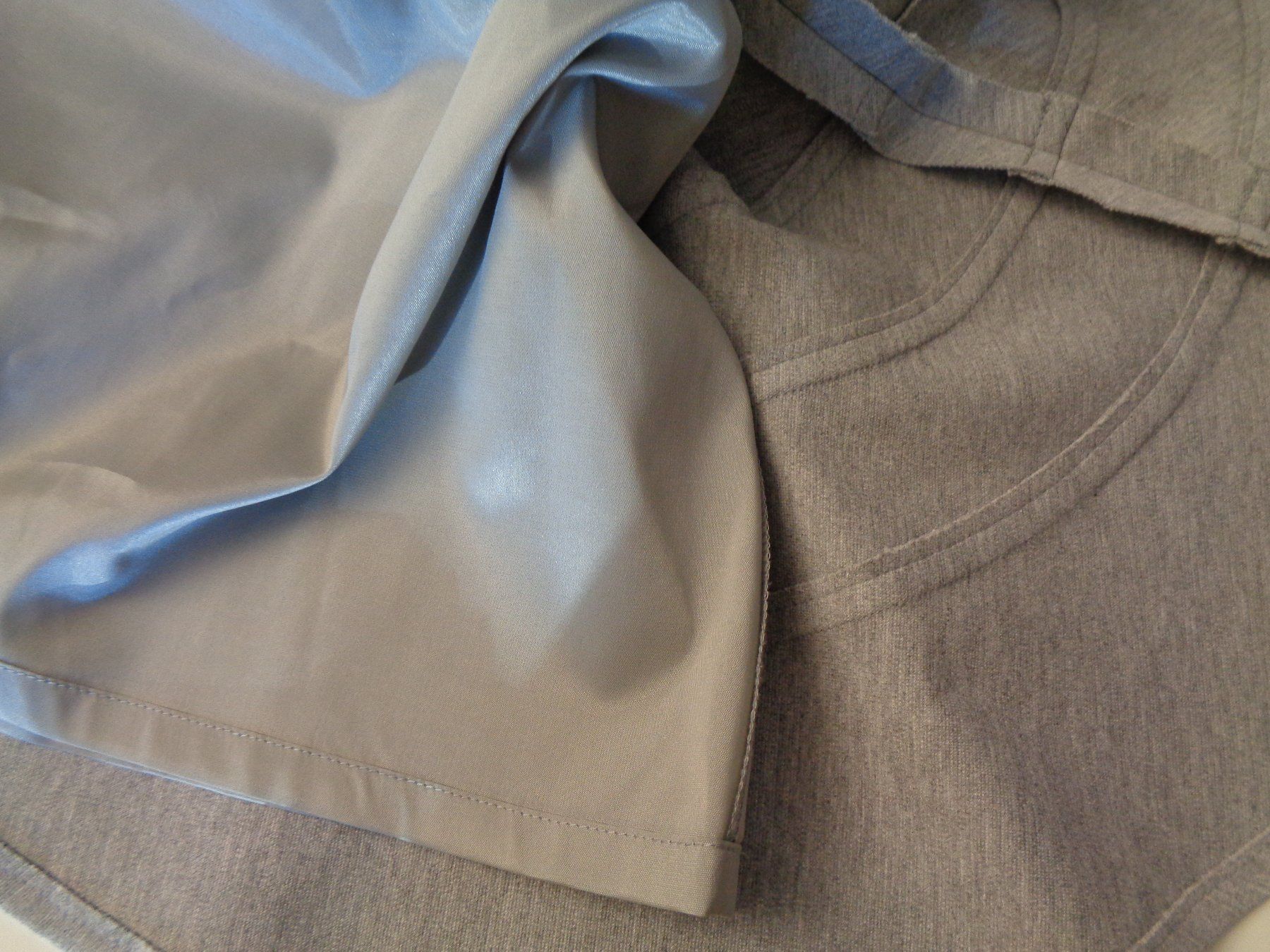 Akris Vestiti: AKRIS Kleid - 36 - hellgrau – Usato da Arbon venduto da COCOplus 7