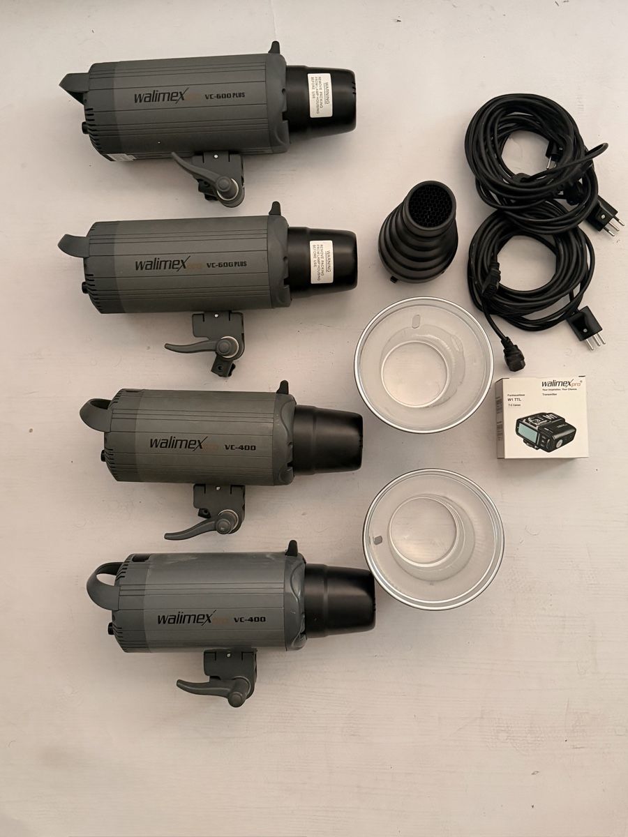 Walimex Blitze: 4x Walimex pro Studioblitz VC-600 Plus / VC-400 inkl. Zubehö – Gebraucht aus Winterthur von Deme1