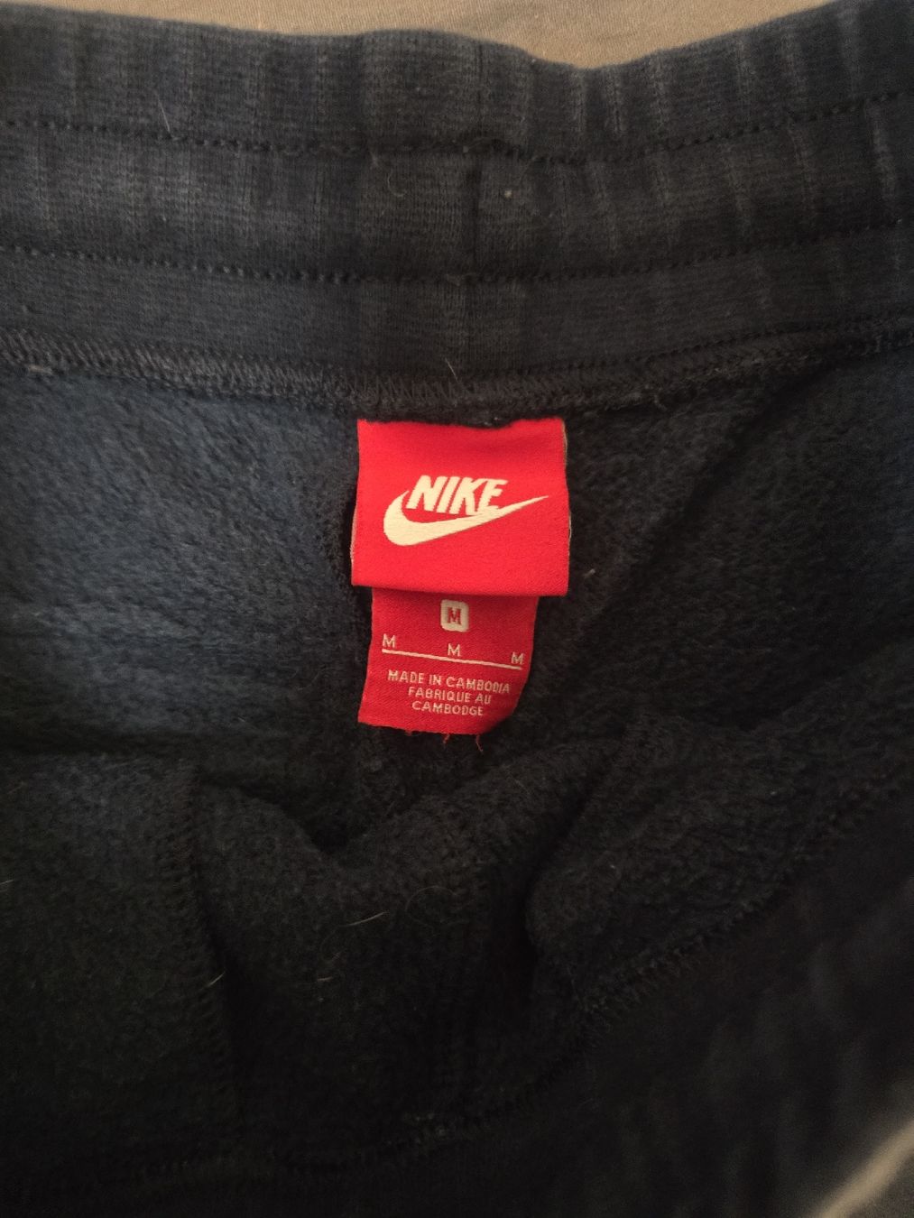 Nike Hosen: Short Nike Air noir/vert - Taille M – Gebraucht aus Mont-sur-Lausanne von Didinho 2
