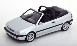 VW Golf III Cabriolet 1993-1998 silber met. / schwarz   1:18