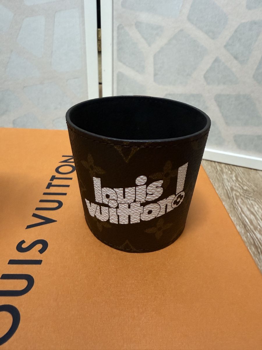Louis Vuitton Tazze: Louis Vuitton NEW ceramic mug Set with monogram – Nuovo e nell'imballaggio originale da Grund b. Gstaad venduto da PlageNeige 7