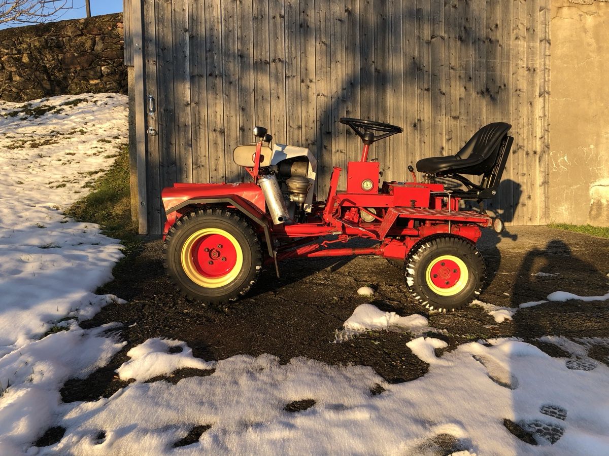 Trattori: Bucher M700 s k mit Schneepflug 1,8m – Usato da Schönenberg ZH venduto da Motorenpapst 1