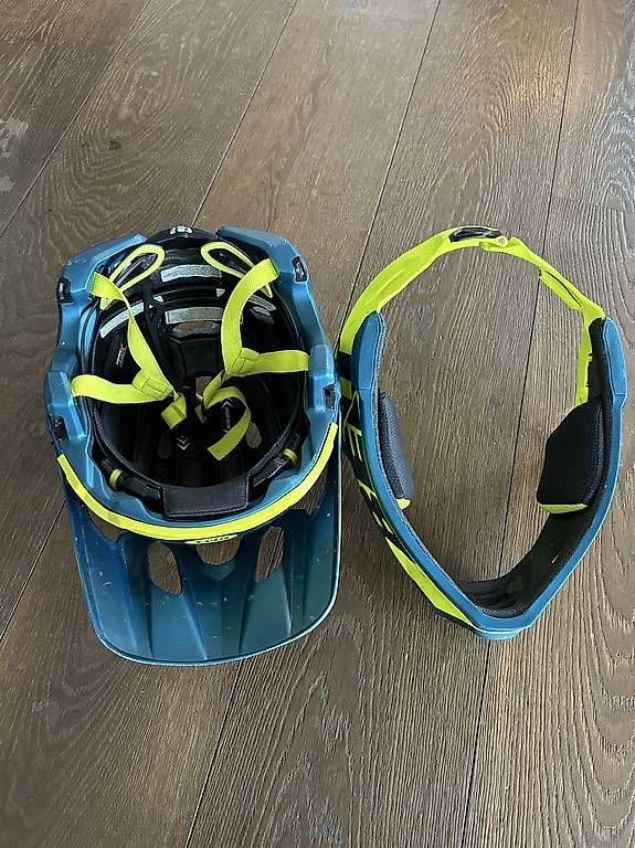 Caschi: Bell Super DH Spherical MIPS – Usato da steffisburg venduto da stefanruoff 3