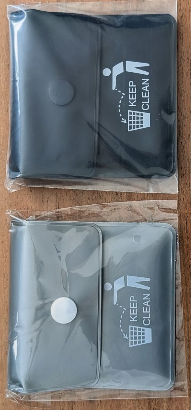 Cendriers: 2 Stück Taschen-Aschenbecher, NEU – Neuf avec emballage d'origine à Zürich par Milk-and-Chicken