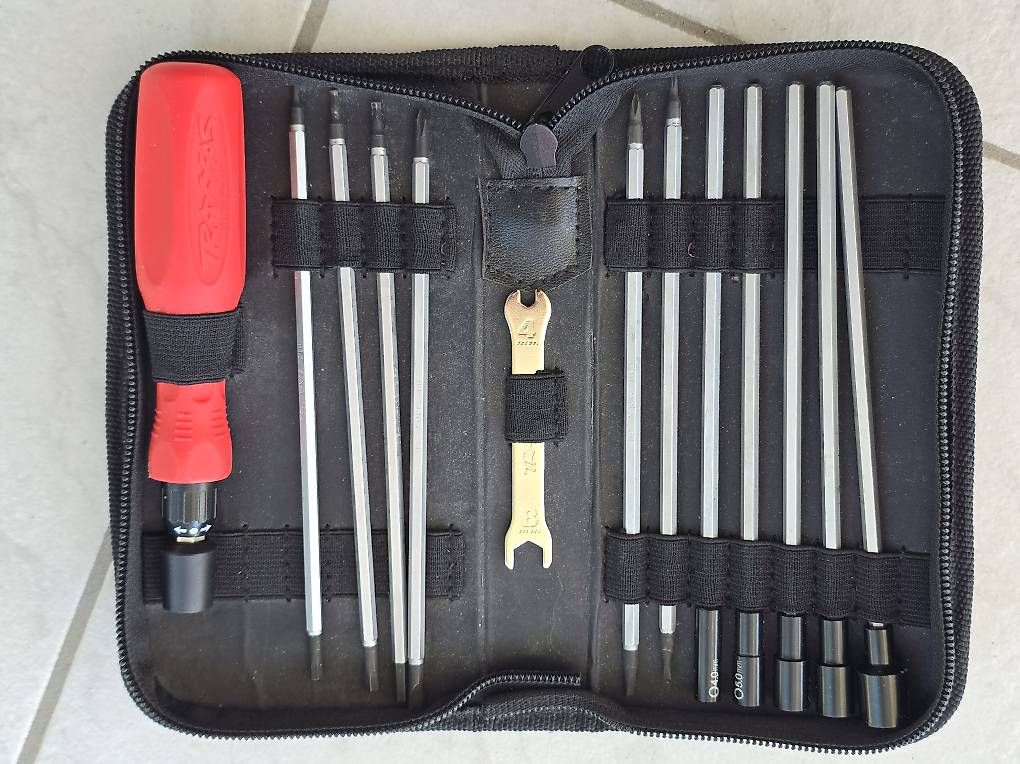 Autres vêtements & accessoires: Traxxas Werkzeugset – D'occasion à Busswil BE par Mirkel 3