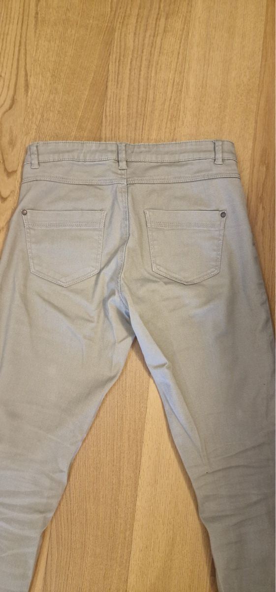 Pantalons: Pantalon beige – D'occasion à Morges par pau_5pdz 3