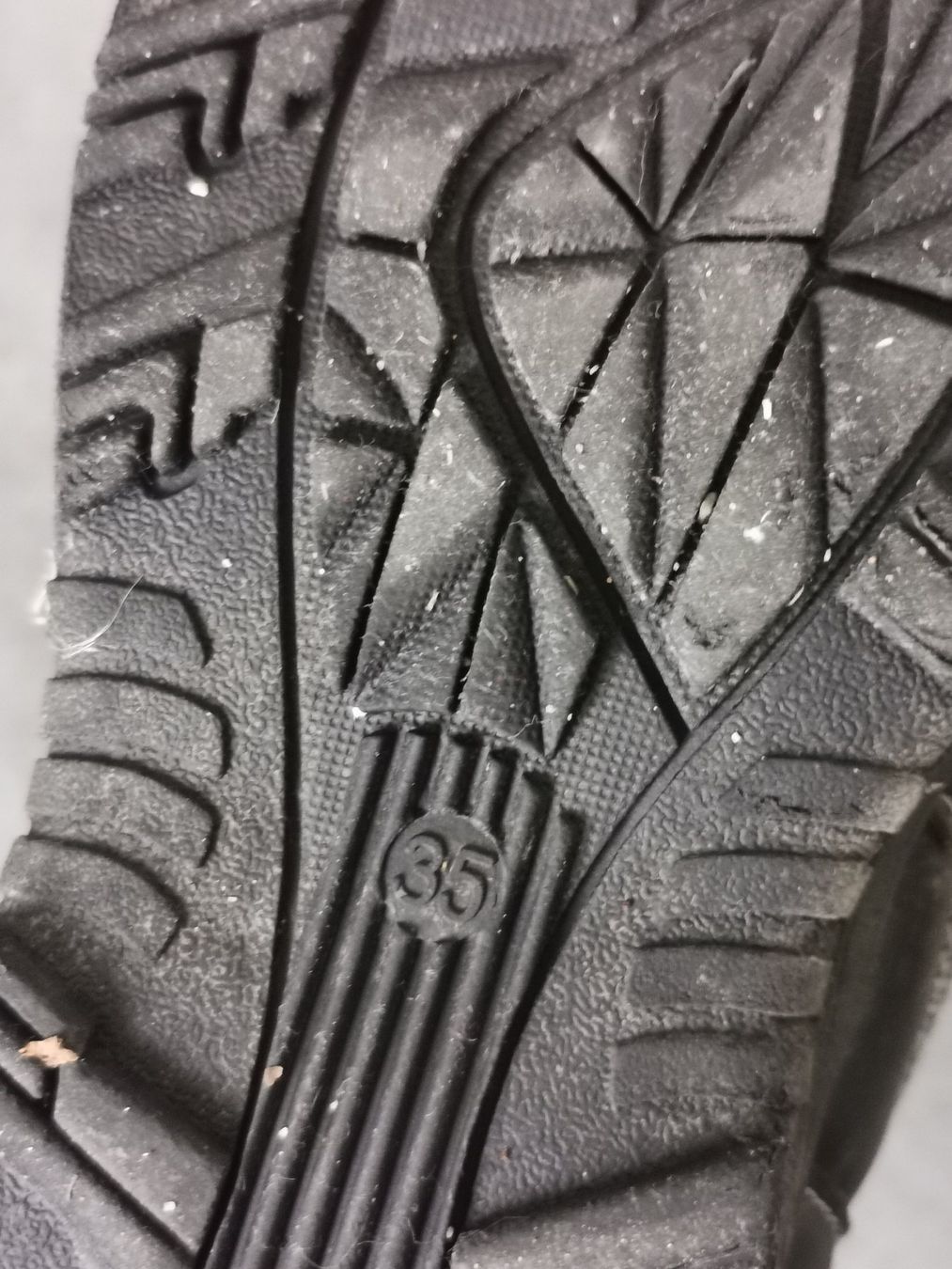 Scarpe da uomo: Warme Kinderschuhe Gr. 35 – Usato da Herzogenbuchsee venduto da knisteri 4