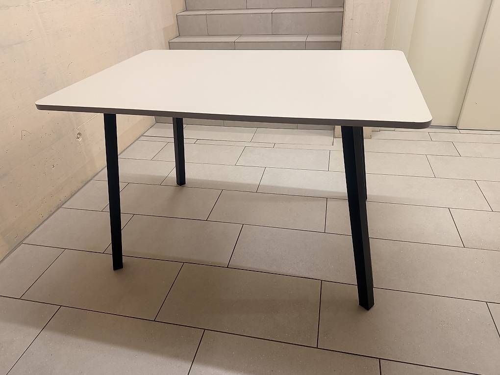 Tables: Tisch – D'occasion à Glattpark(Opfikon) par nad_62yc 2