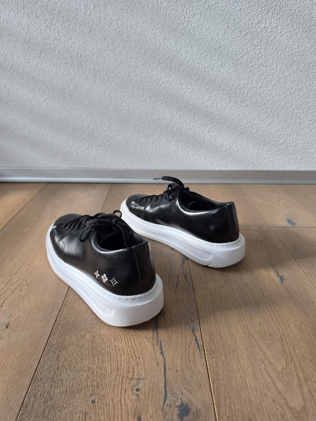 Louis Vuitton Damenschuhe: Louis Vuitton Sneaker Grösse 6½  – Gebraucht aus Oberrohrdorf von VRG_1704 3