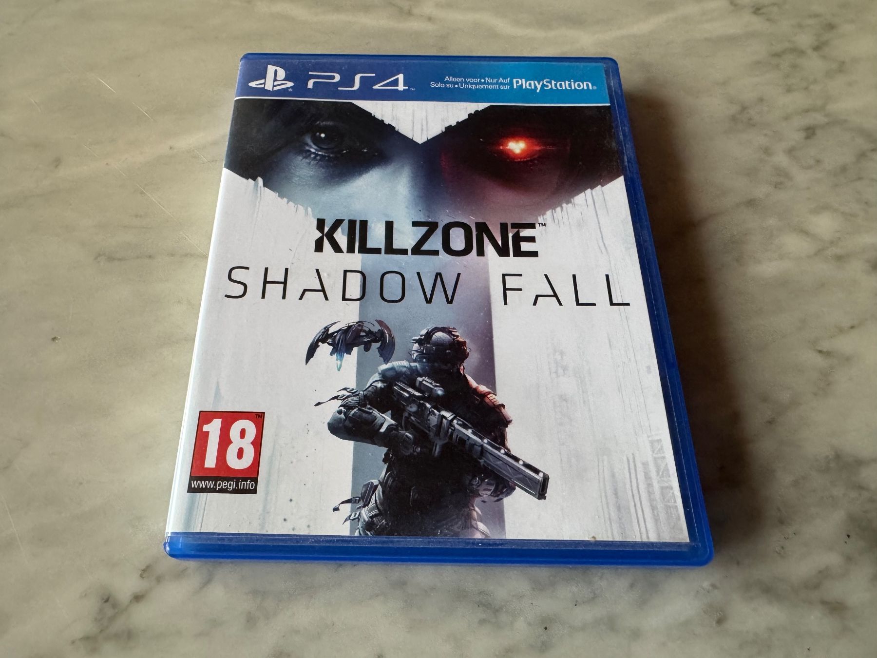 Sony Spiele: KILLZONE SHADOW FALL SPIEL FÜR PS4 – Gebraucht aus hägendorf von twilightprincess