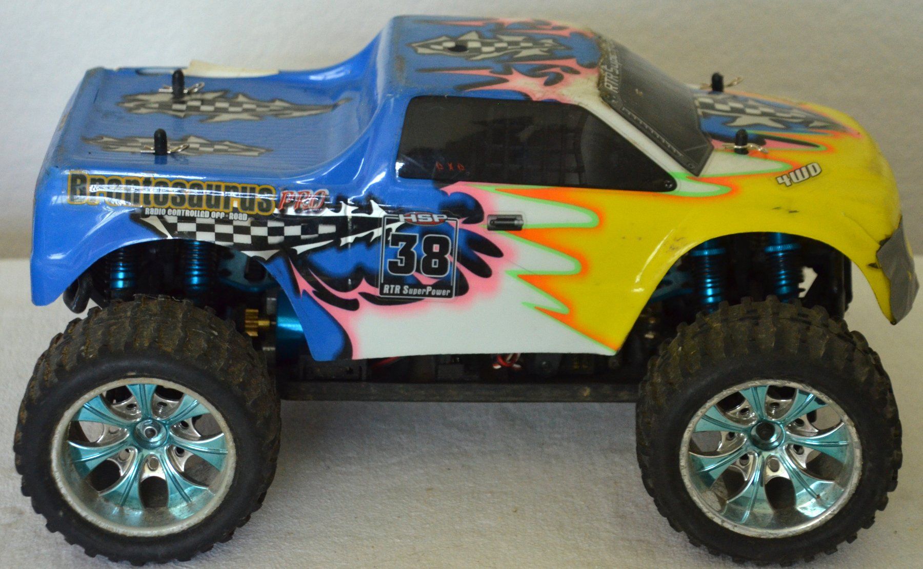 Modellismo RC: Brontosaurus Pro RC Monster Truck / voiture télécommandé – Usato da Collonges venduto da arashee 3