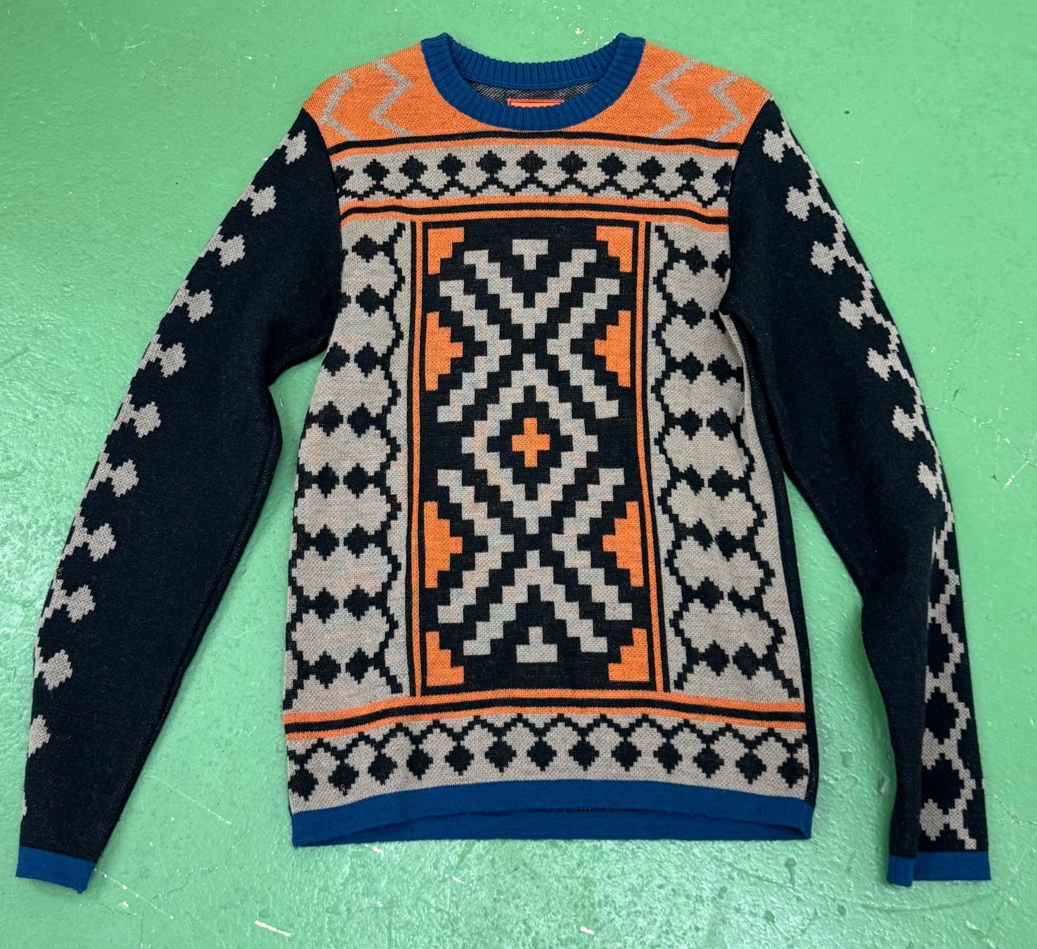 Maglioni & Felpe: Original Crewneck-Strickpullover von MaXhosa Africa – Usato da Basel venduto da Ostschweiz06 1