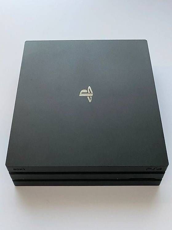 Sony Console: Ps4 Pro 1 Tb ink. Ladekabel Neuwertig – Usato da Zürich venduto da A.R.A