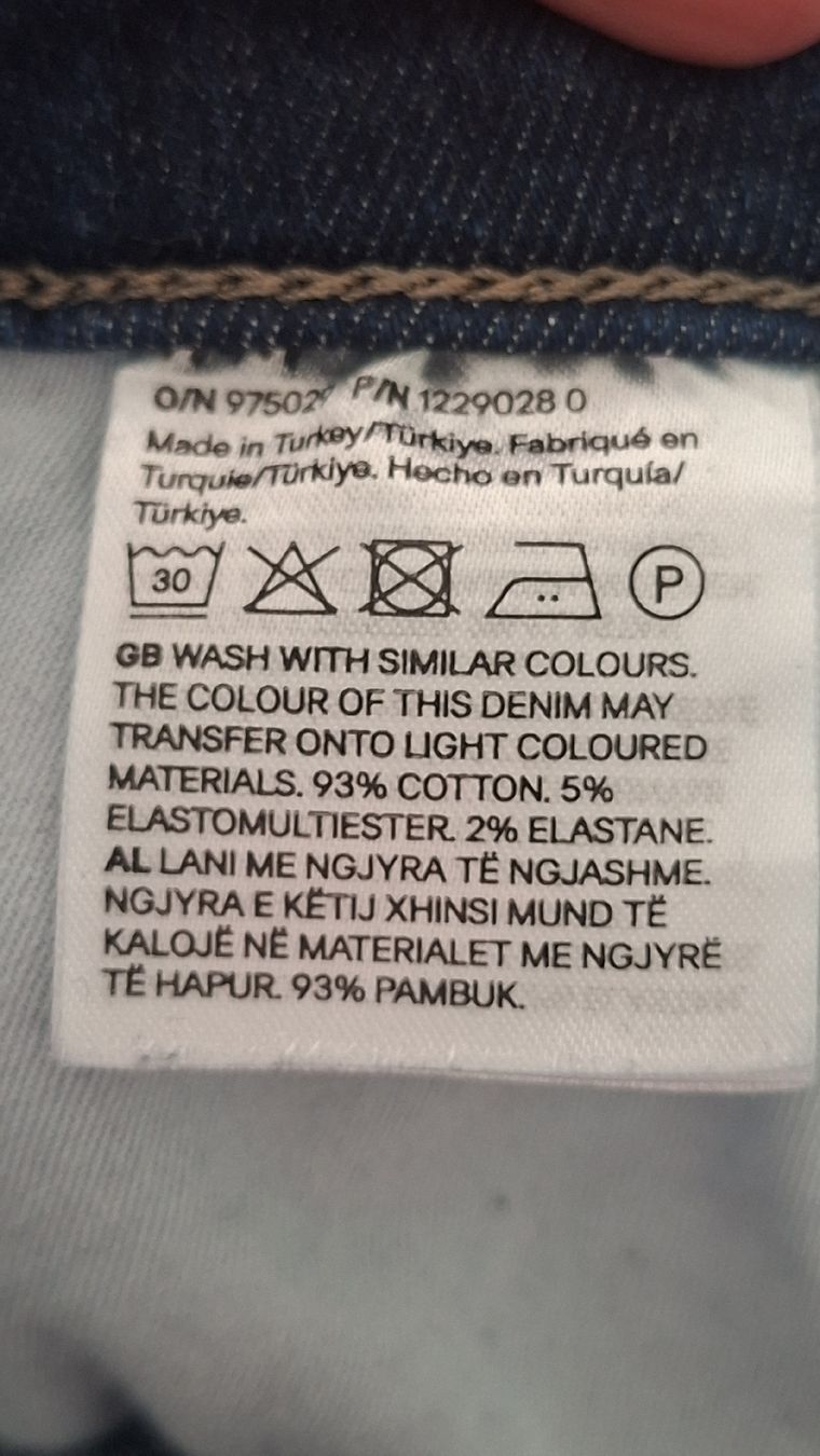 H&M Jeans: Blaue Jeans von H&M – Usato da Oberengstringen venduto da Kimchimon 3