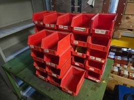 Posten roter Sichtlagerboxen 15x23cm H: 12cm ab 1.-