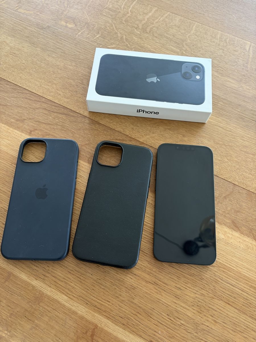 Apple Handys / Smartphones: Apple iPhone 13 128 GB, Midnight, 6.10", SIM – Gebraucht aus Müllheim Dorf von stoll92