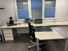 Komplettes Büro inkl. 2 Schränke