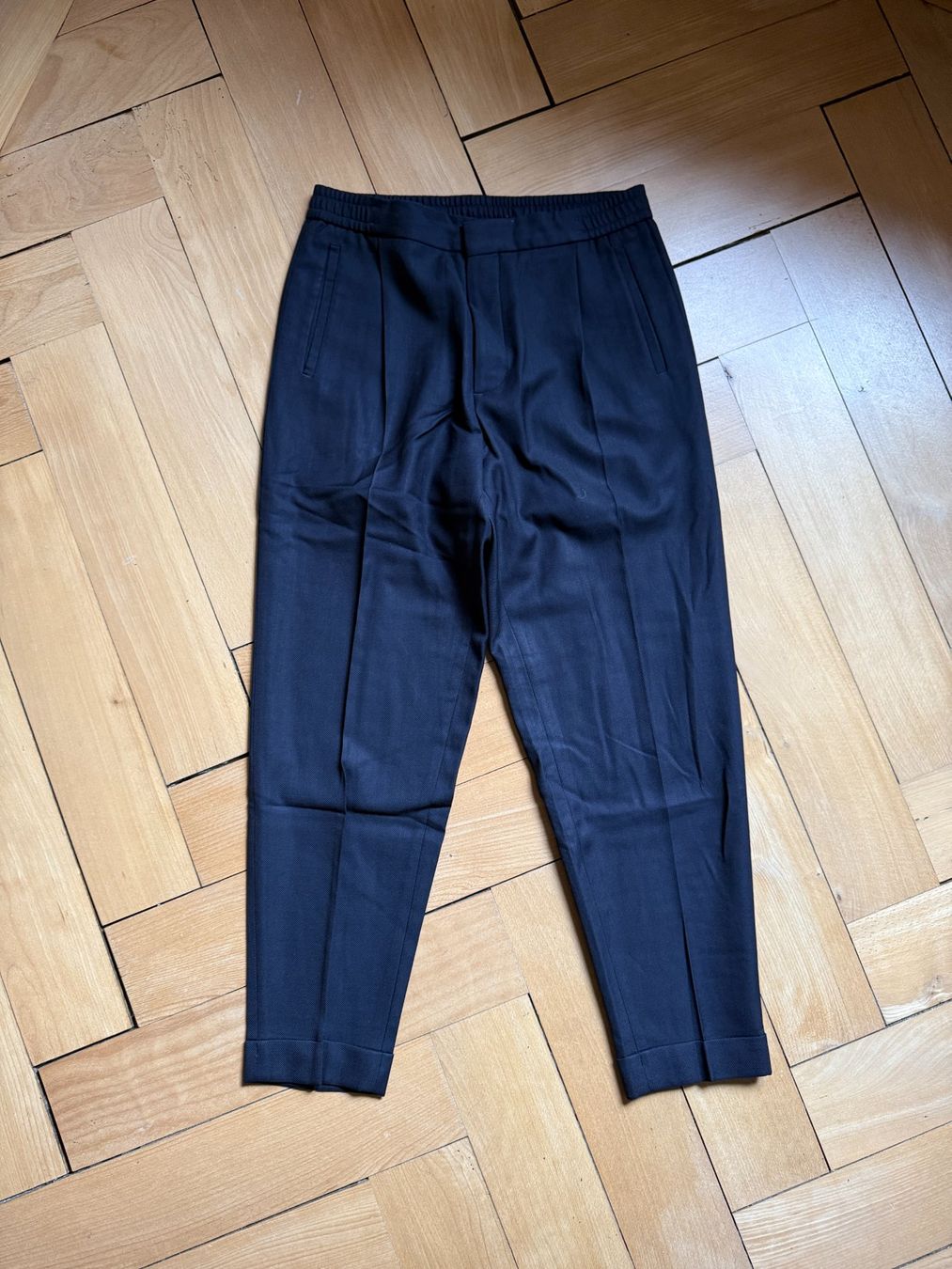 Cos Pantaloni: COS - Hose dunkelblau aus Wolle 46 – Usato da Zürich venduto da Diazaio