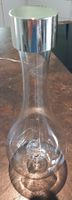 Dekorative bauchige Flasche mit Glasapfel