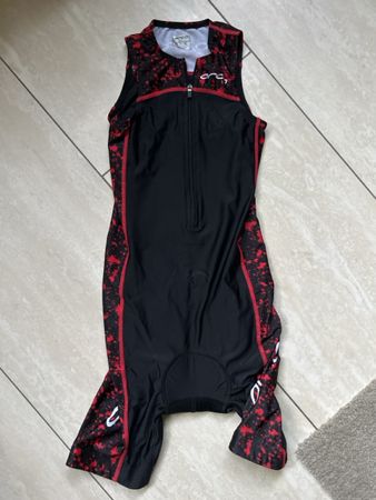Kids Orca Tri Suit Black Red Print Size S Used just for 2 ti