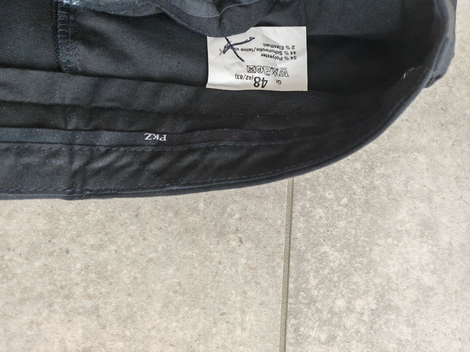 Completi: Costume Taille 48, coupe ajustée – Usato da Longirod venduto da DigiSmart 6