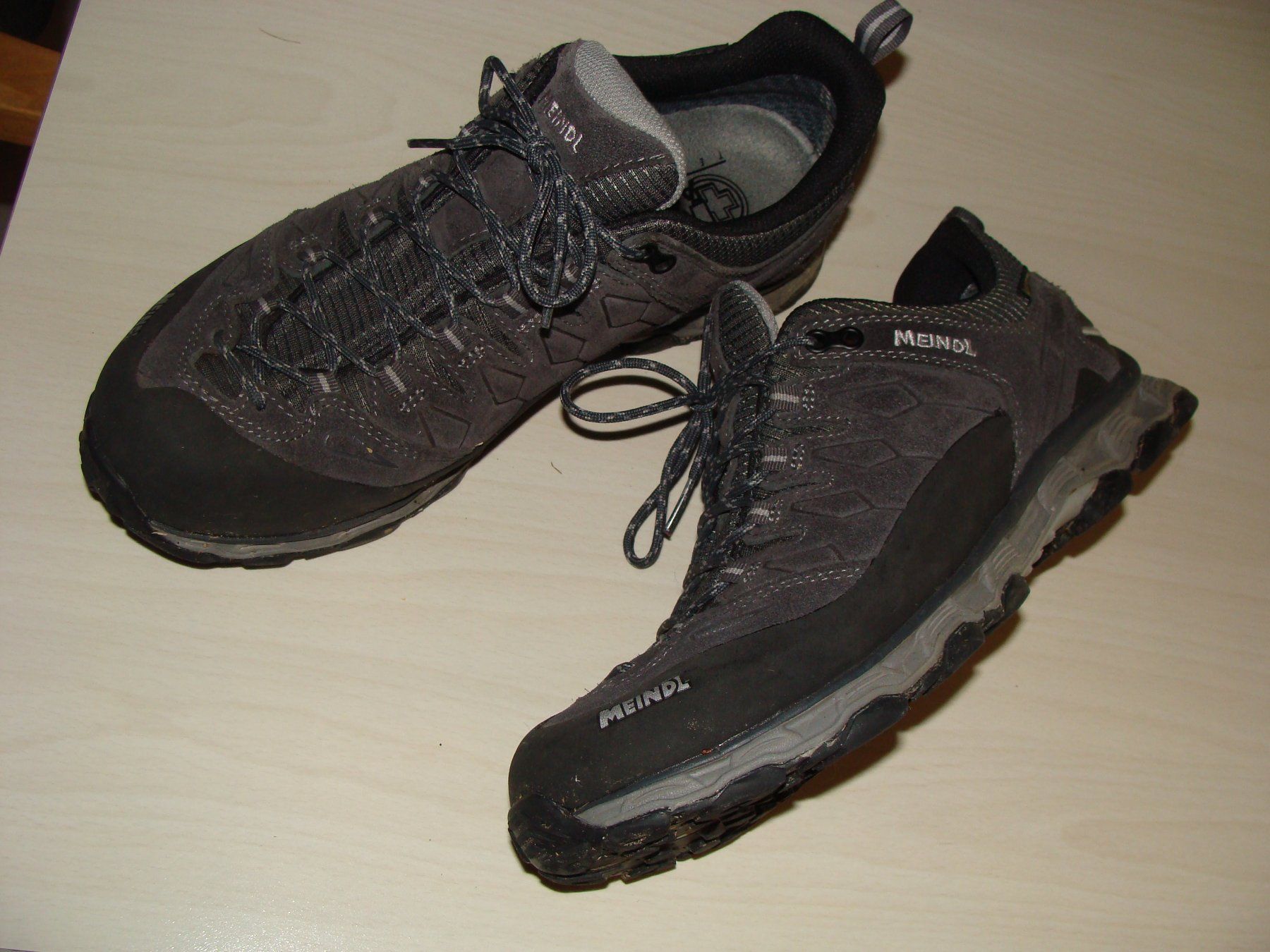 Meindl Scarpe da uomo: Meindl Trekkingschuh Wanderschuh Gr. 8,5 / 42,5 Leder – Usato da Haslen AI venduto da traktor05 3