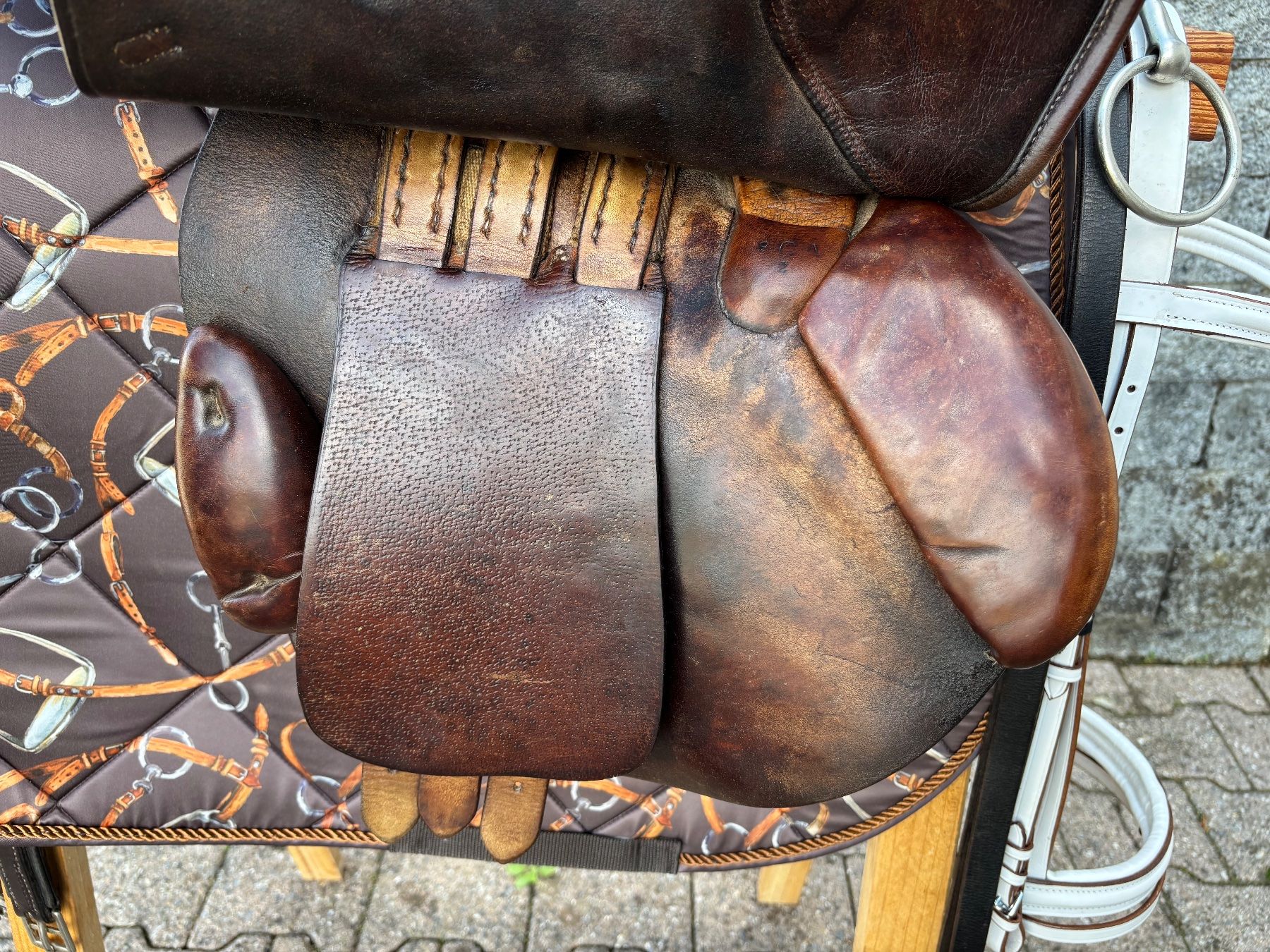Selle & Accessori: schöner Vielseitigkeitssattel von E. Nyffenegger Bern – Usato da Feldbach venduto da Fea1 7