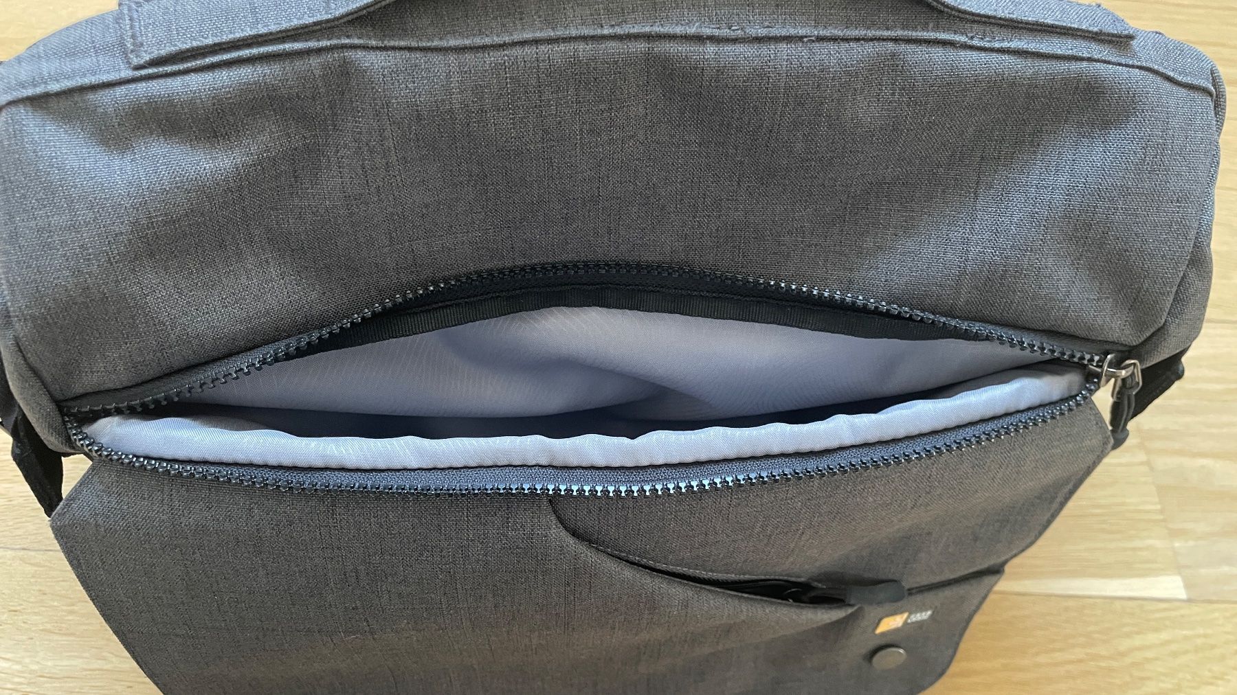 Borse: Sac Case Logic pour gris pour ordinateur, comme neuf, gris – Usato da Jussy venduto da Retrove 6