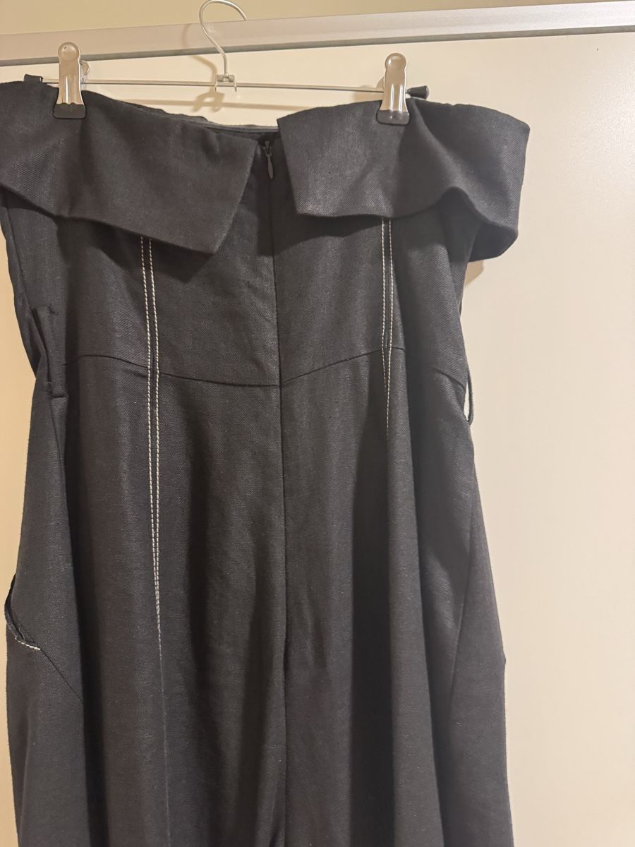Zara Tute: Schwarzer Jumpsuit schulterfrei mit Gürtel – Nuovo (secondo la descrizione) da Zürich venduto da nunu03 2