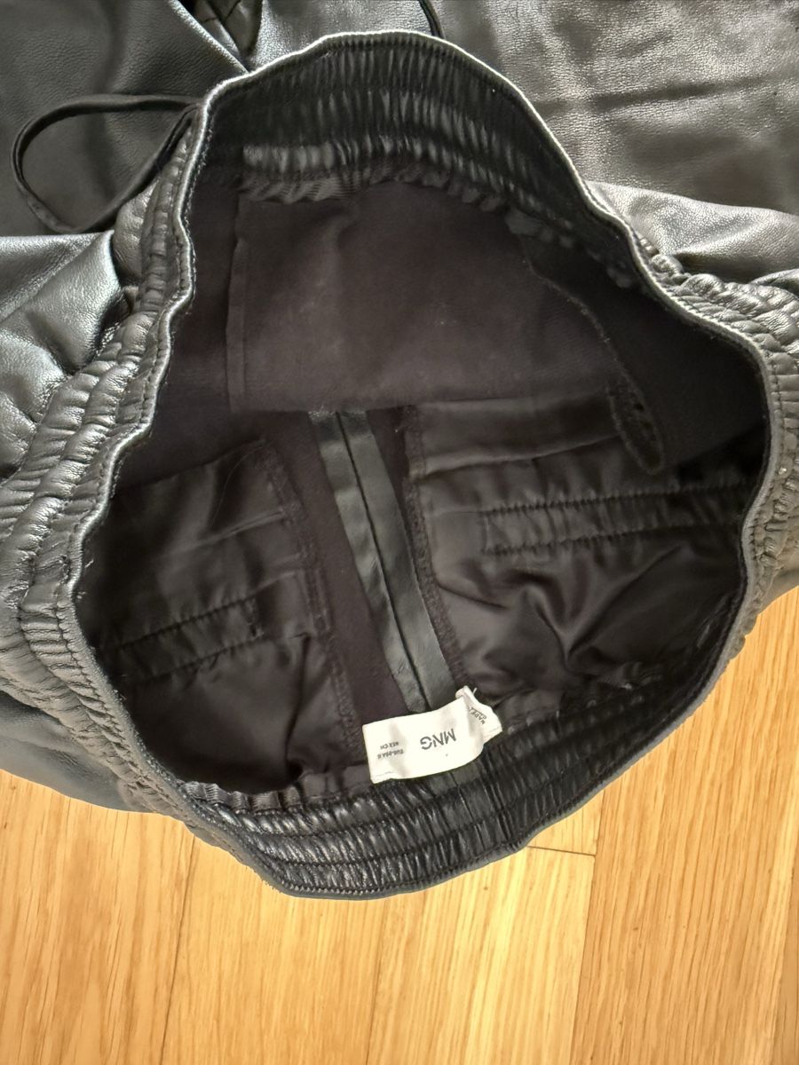 Mango Hosen: Lederlook Hosen Mango Grösse S Schwarz – Gebraucht aus Zug von MC2CC 1