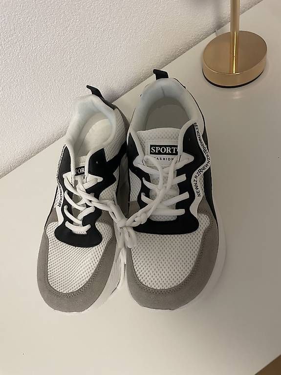 Herrenschuhe: Sneaker Herren/Damen  Gr. 41 – Neu (gemäss Beschreibung) aus Glis von SabrinaXA