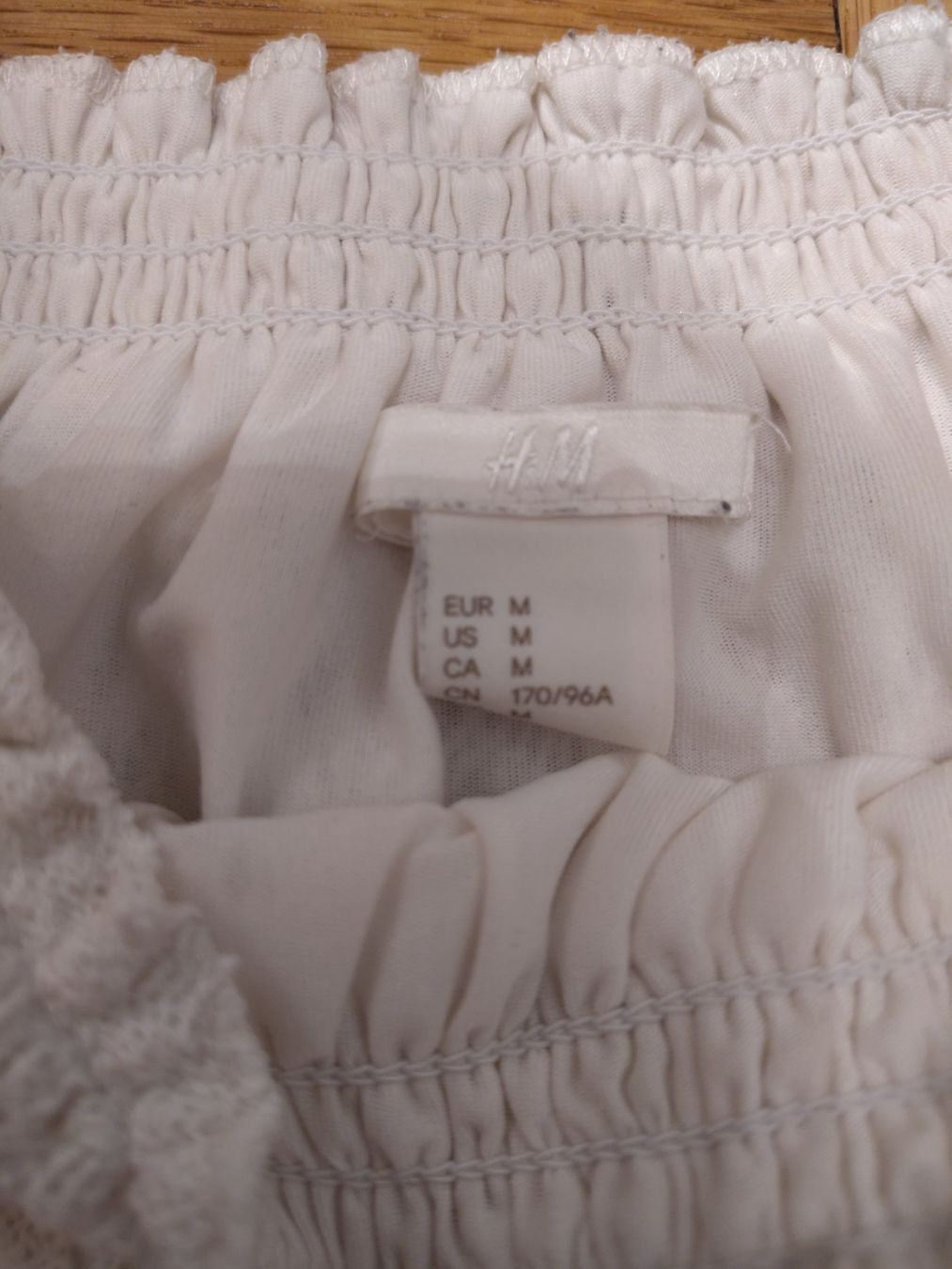 H&M T-shirt: T-Shirt – Usato da Bern venduto da Linii 1