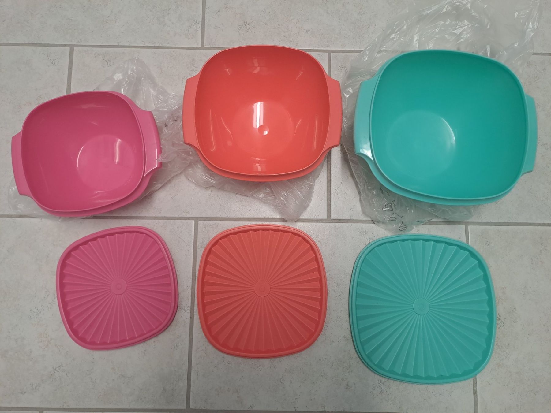 Schalen: Set Schüsseln Tupperware – Neu und originalverpackt aus Wohlenschwil von lin_vx8g 1