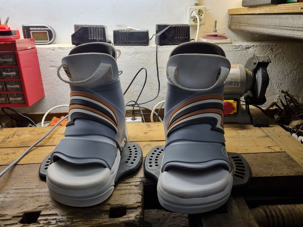 Wakeboardbindung / Schuhe New Schnitzel M Kaufen auf Ricardo