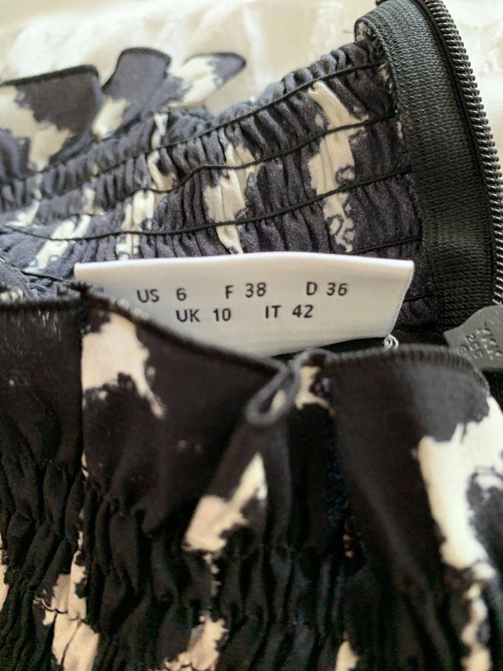 Akris Camicette: AKRIS: Exklusive Seiden-Bluse mit Punktmuster, 36 – Nuovo (secondo la descrizione) da Luzern venduto da paulablue 7