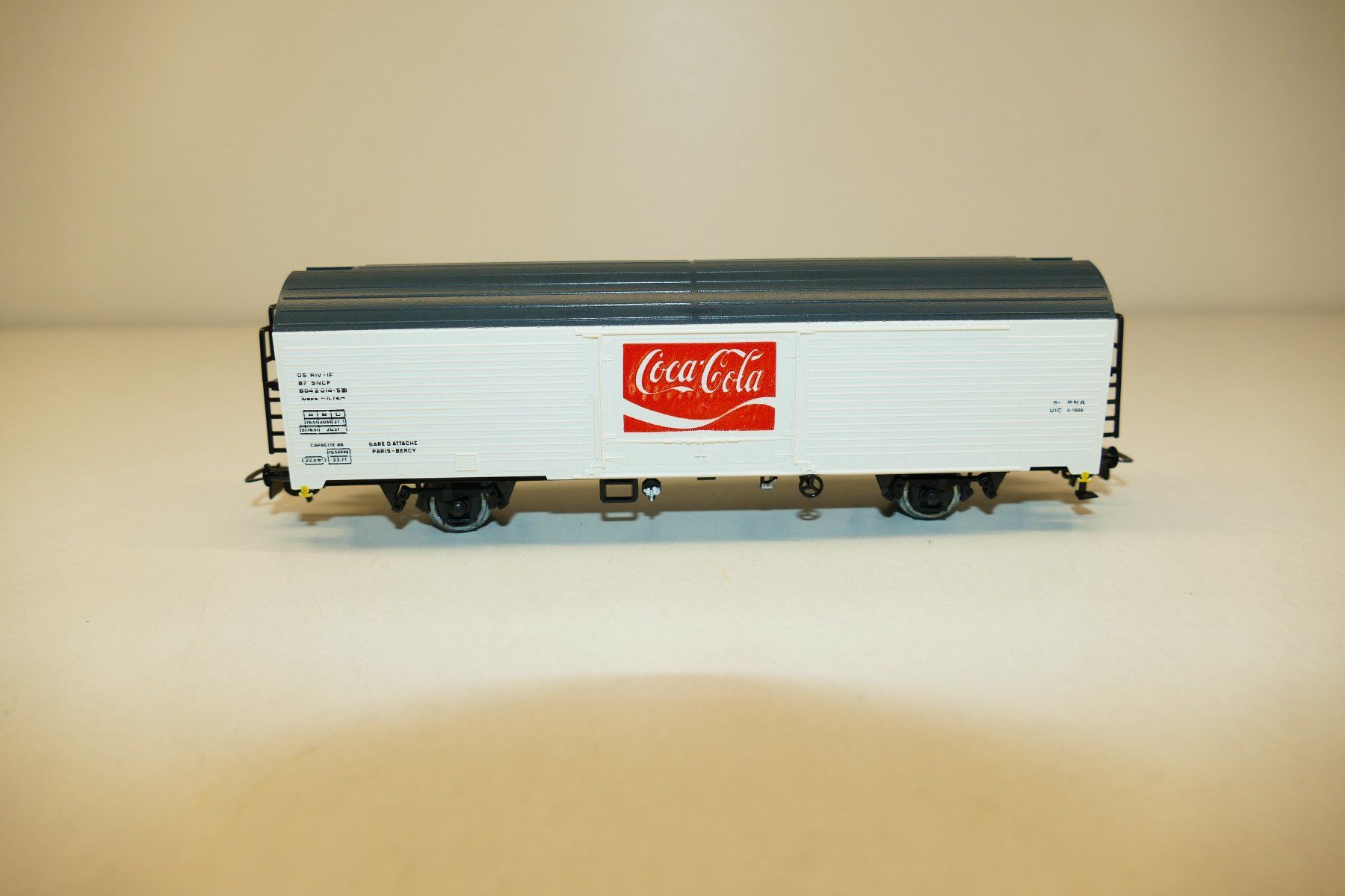Piko Modellini di ferrovie: Piko H0: SNCF Güterwagen Coca-Cola – Nuovo (secondo la descrizione) da Niederhasli venduto da rail-duerst 2