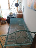 Letto singolo d'epoca in metallo verdino con icona