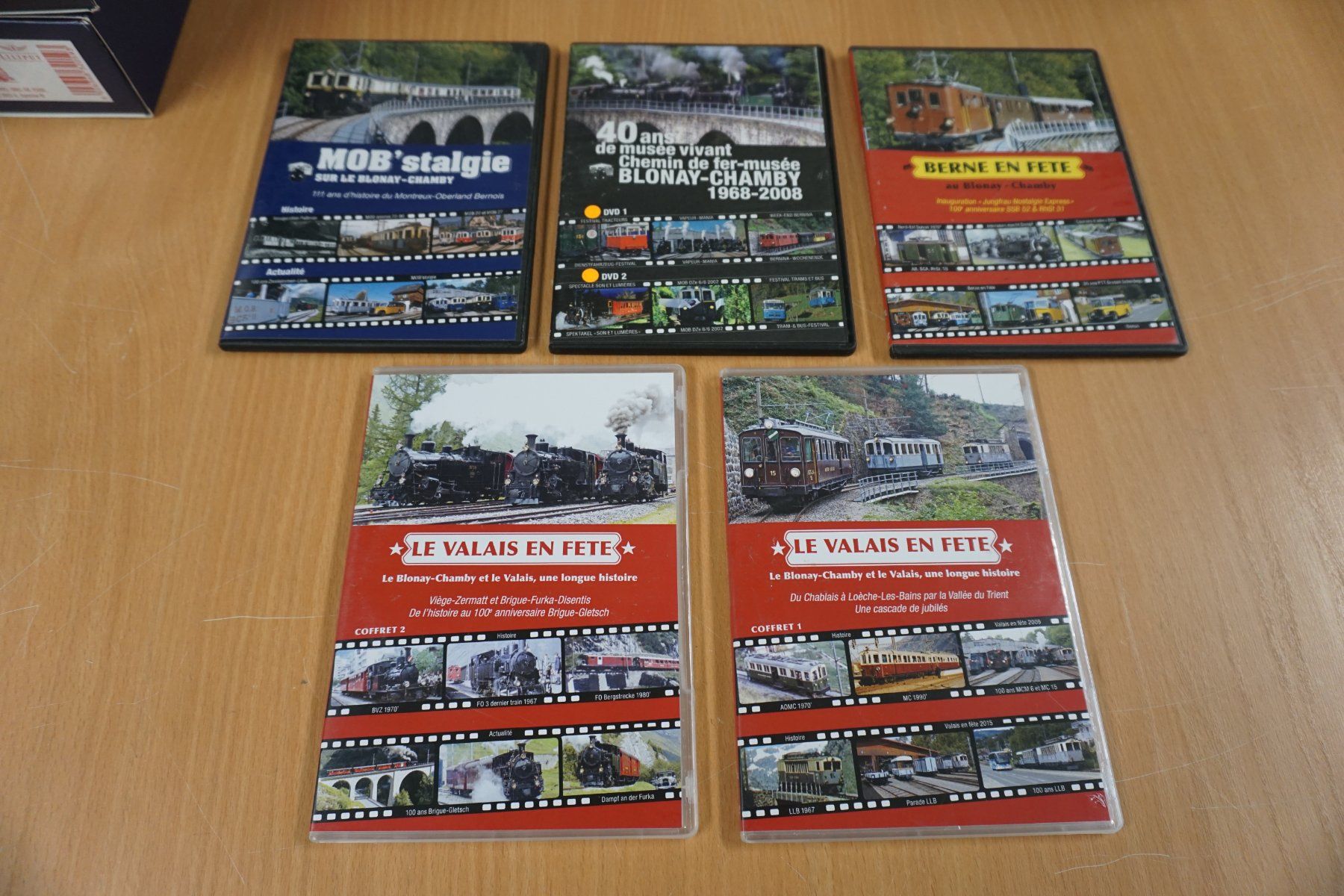 Tutti i DVDs: Eisenbahnfilme der Museumsbahn Blonay - Chamby, 8 DVDs – Usato da Effretikon venduto da CS1973
