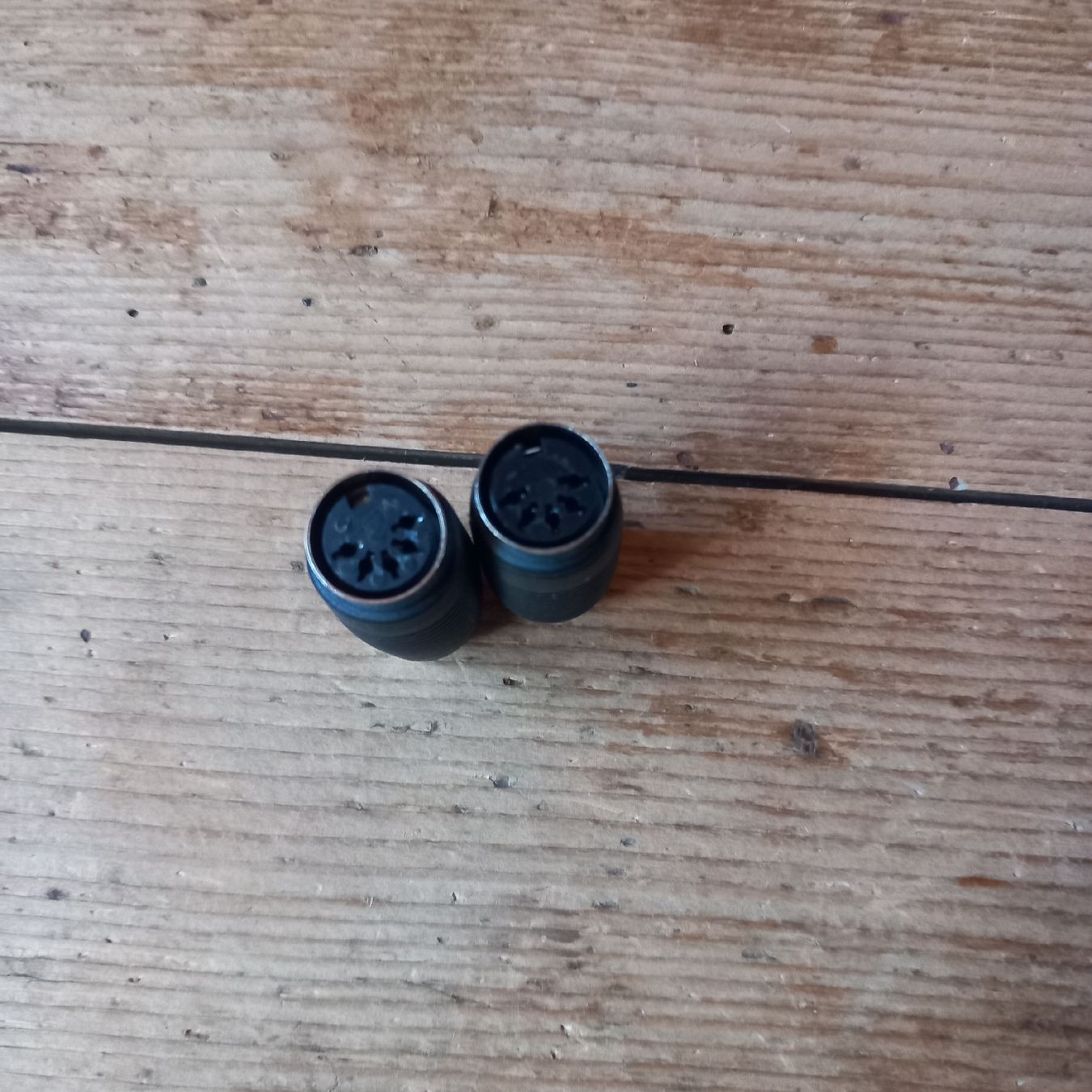 Laufwerke & Adapter: 2x MIDI Adapter verlängerung – Gebraucht aus Ebnat-Kappel von blazzi 1