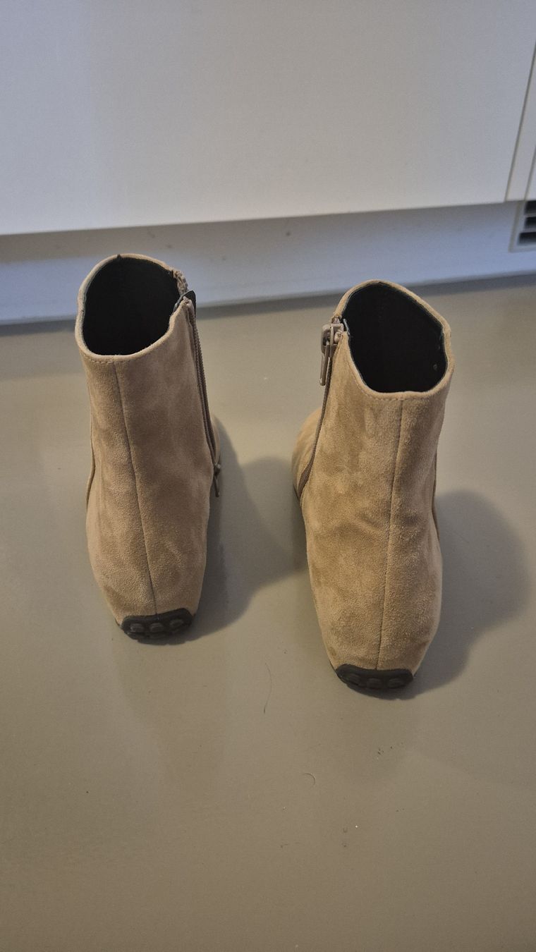 Högl Scarpe da donna: Schuhe Velourkid Leder högl – Usato da Zürich venduto da qeqeuka 2