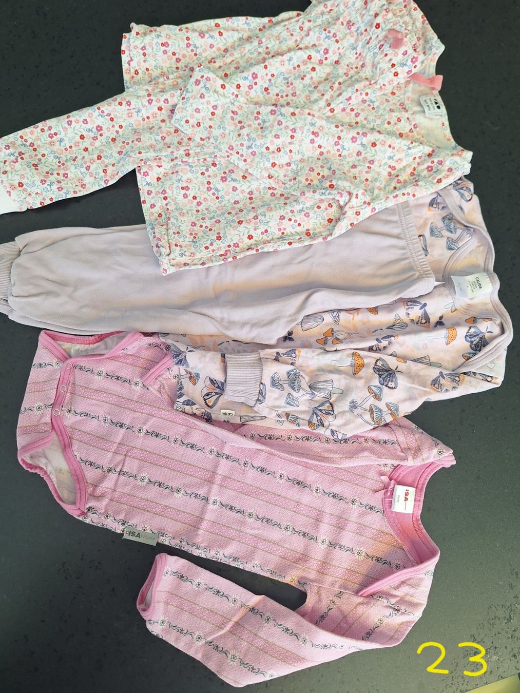 Kleiderpakete & -sets: Kleiderpaket Gr. – Gebraucht aus Au SG von Schnuga