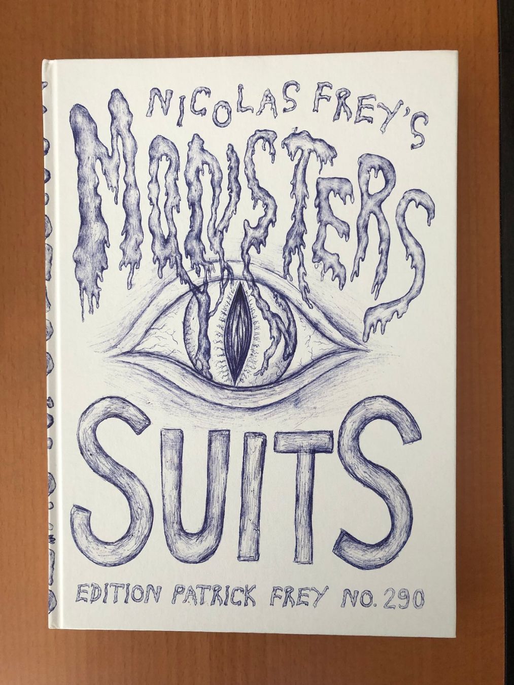 Livres: Buch Nicolas Frey Monsters Suits Edition Patrick Frey – D'occasion à Pfäffikon ZH par Waltoversand
