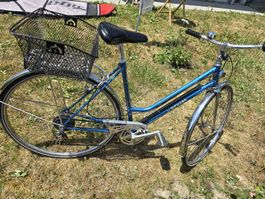 Vélo bleu vintage femme taille M avec panier avant