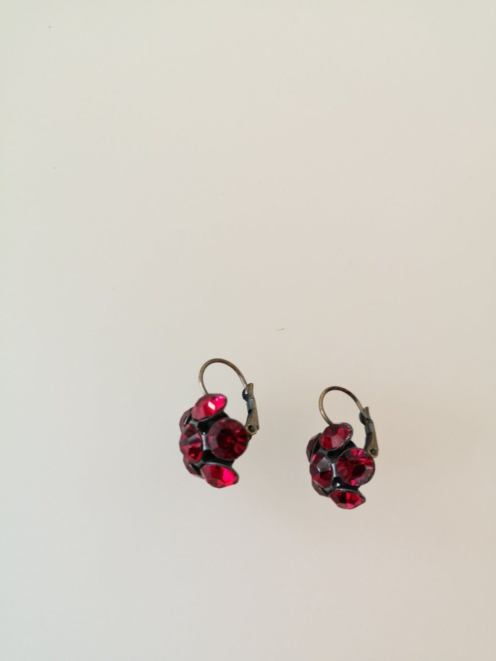 Orecchini pendenti & Orecchini a lobo: Schöne Ohrringe rot Strass Glas Blumen – Usato da Ennetbaden venduto da Rosen1 3