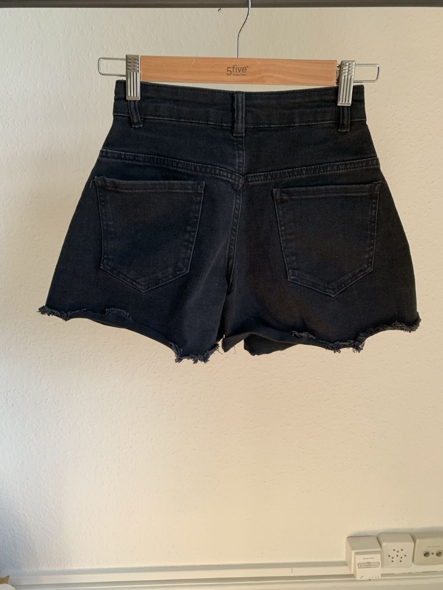 Jeans: Short en jean noir Tenezis – Neu (gemäss Beschreibung) aus Genève von rez_c6c6 1