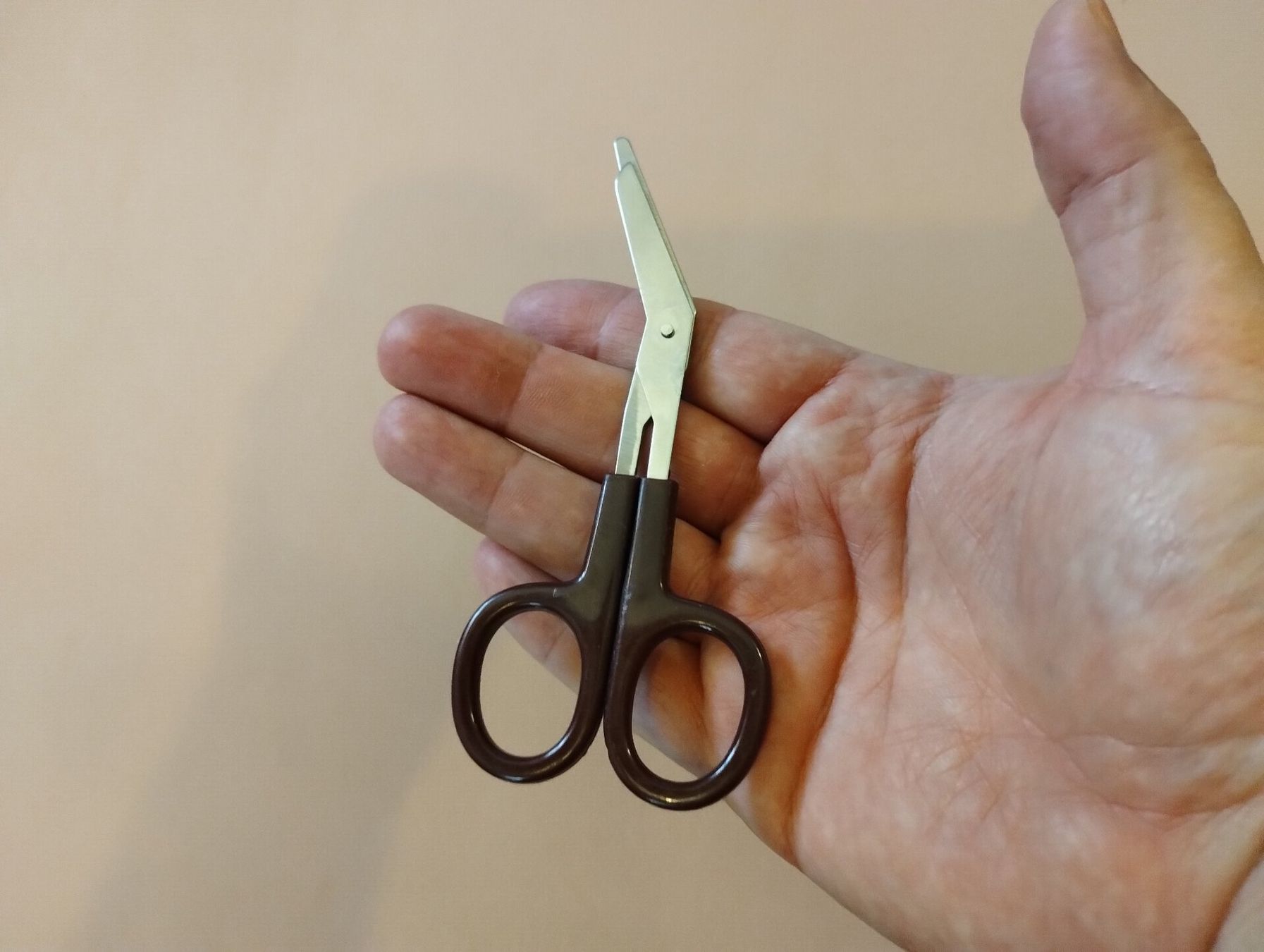 Alle Werkzeuge: 12x Mullschere Medizinischer Drahtschneider - Ciseaux à Gaze – Neu und originalverpackt aus Bussigny von NATURALO 4