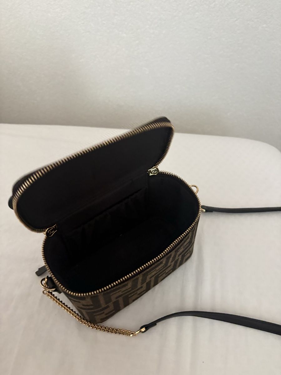 Fendi Sacs femmes: Fendy vanity – D'occasion à Yvonand par mch_xfz8 3